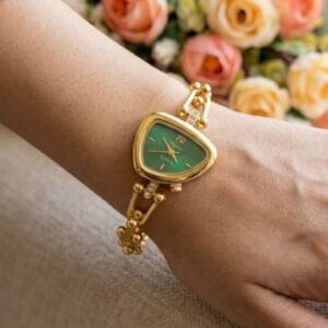 eligina-emerald-shield-vintage-gold-bracelet-watch